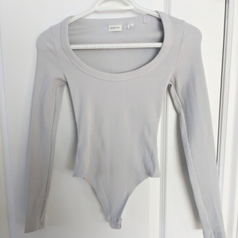 Aritzia Babaton FORMARIB SCOOPNECK LONG SLEEVE BODYSUIT grey xs @R